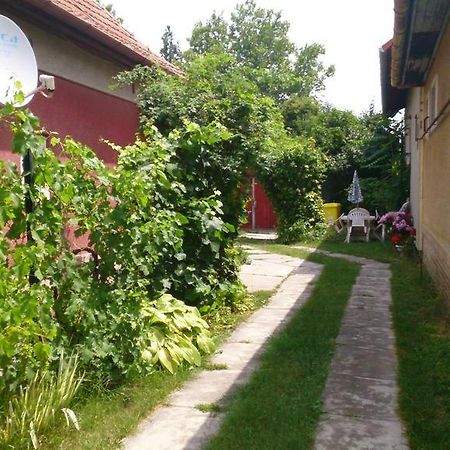 Boris Apartman Lägenhet Gyula Exteriör bild