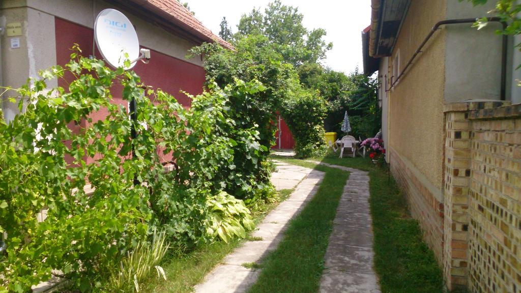Boris Apartman Lägenhet Gyula Exteriör bild